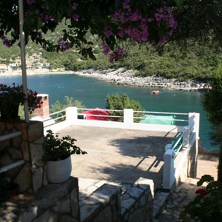Apartment Zarace - Gdinj 4598A Buitenkant foto