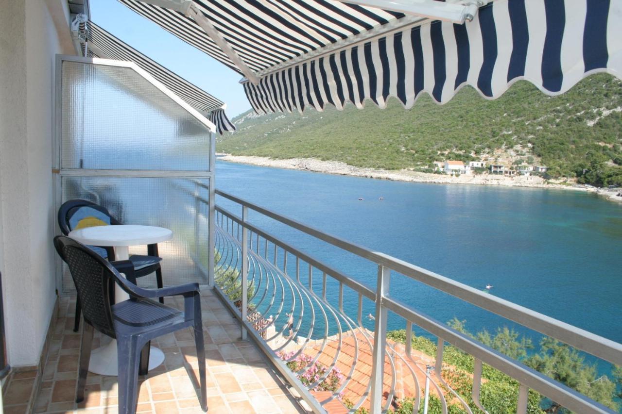 Apartment Zarace - Gdinj 4598A Buitenkant foto